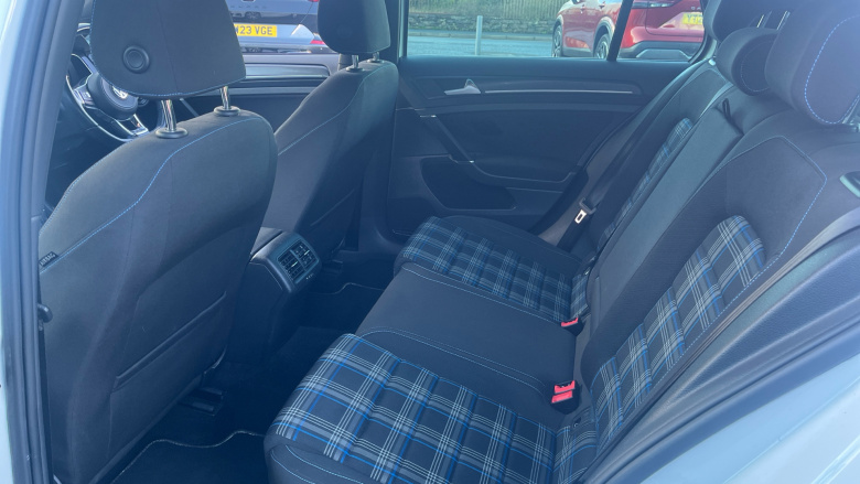 Volkswagen Golf 1.4 TSI GTE Advance 5dr DSG Hatchback